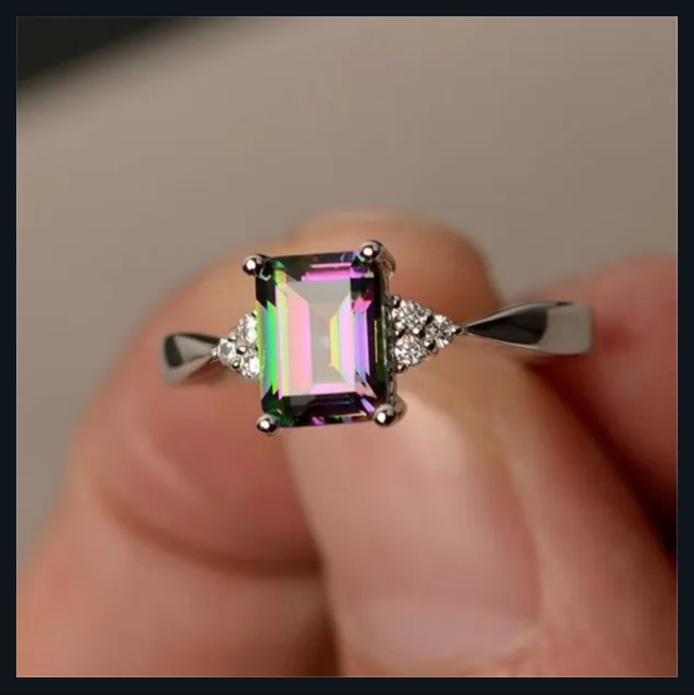 Exquisite Silver Plated Princess cut ring - Picture 3 of 14
